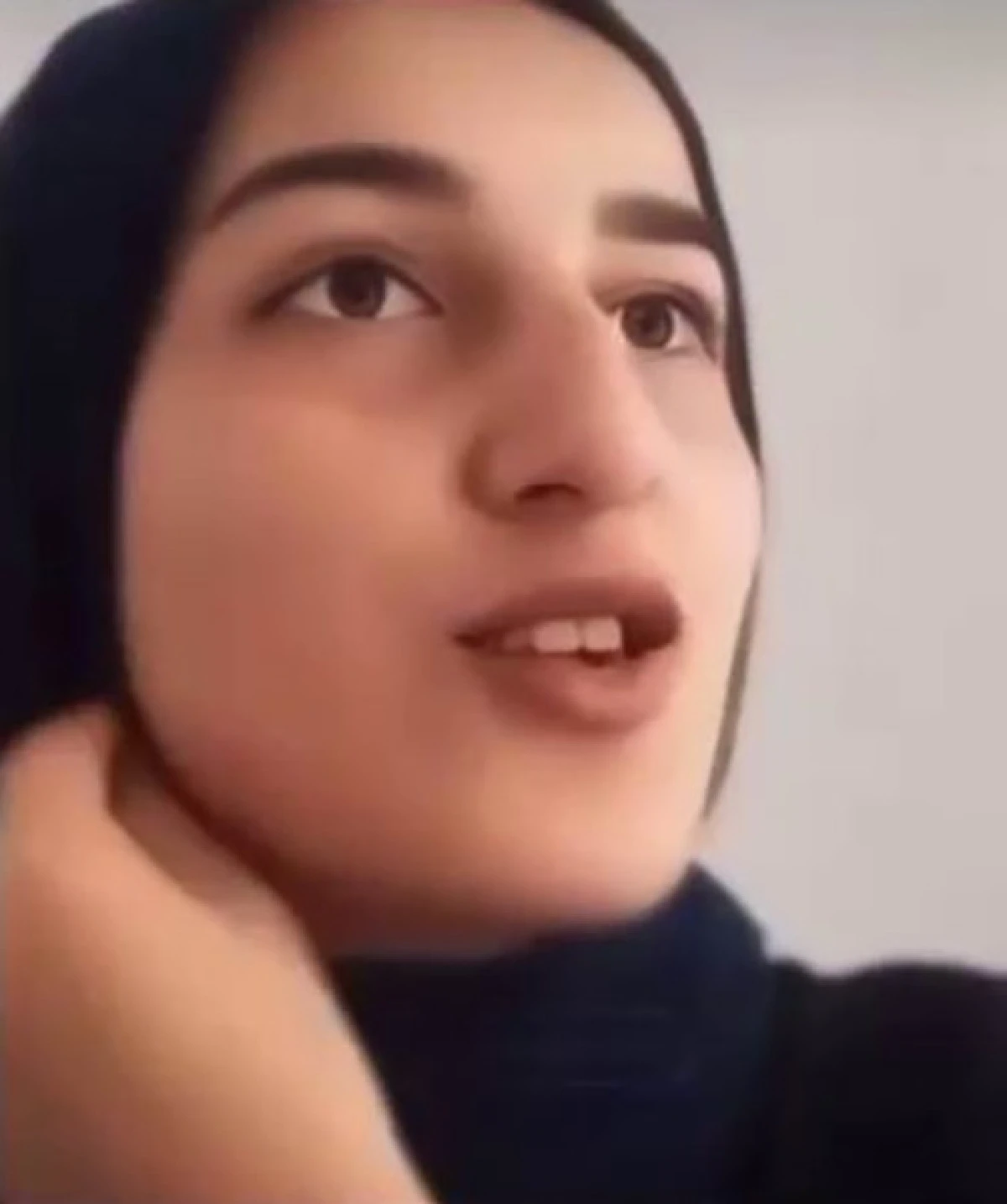 Rojin Kabaiş'in aileler i&ccedil;in &ccedil;ektiği son videoları ortaya &ccedil;ıktı