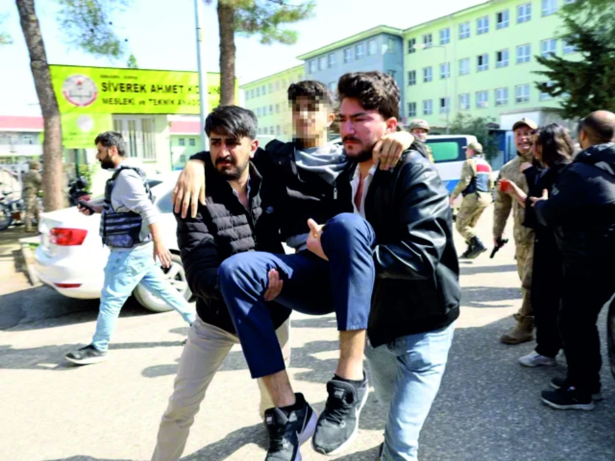 Şanlıurfa'da liseye silahlı baskın