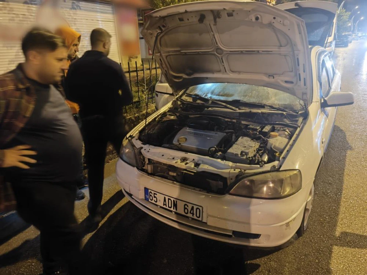 Seyir halindeki otomobilde yangın