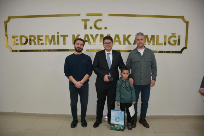 S&uuml;phan İlkokulu &ouml;ğrencisi &lsquo;Kitap Van&rsquo; projesinde il&ccedil;e birincisi oldu