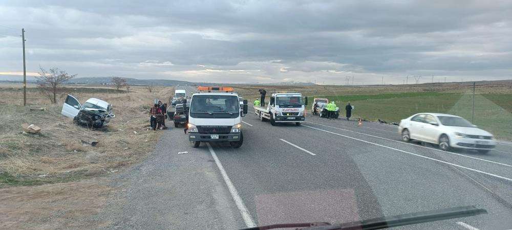  Taziyeden dönen  Prof. Dr. Mehmet Çetin Kotan trafik kazasında yaralandı