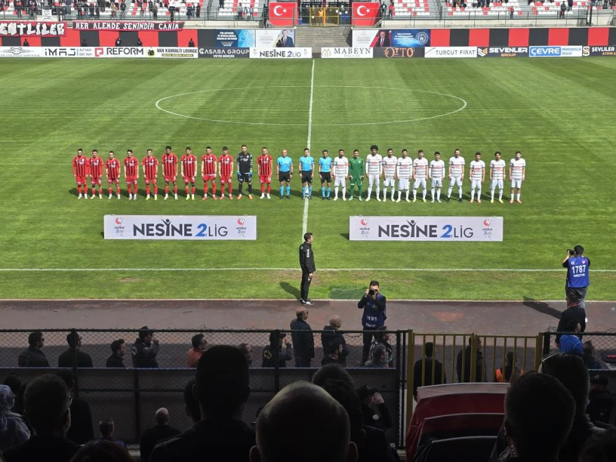TFF 2. Lig: Vanspor FK: 4 - Karaman FK: 1