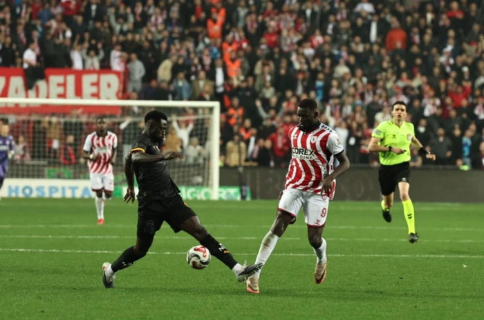 Trendyol S&uuml;per Lig: Samsunspor: 4 - Galatasaray: 1 