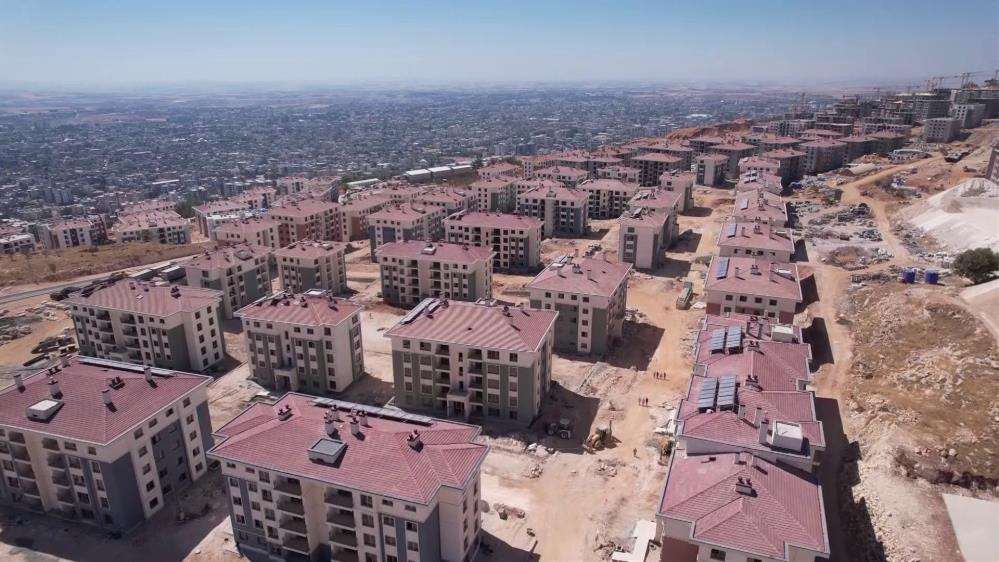 T&uuml;rkiye'nin en b&uuml;y&uuml;k şantiyesinde binlerce iş&ccedil;i &ccedil;alışıyor