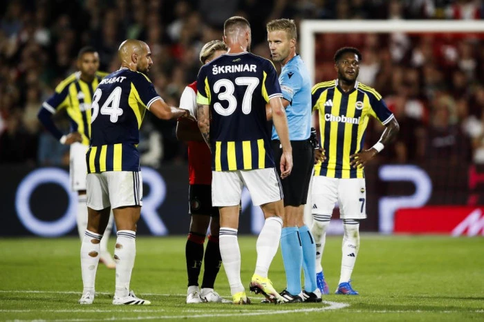 UEFA Şampiyonlar Ligi: Feyenoord: 2 - Fenerbahçe: 1