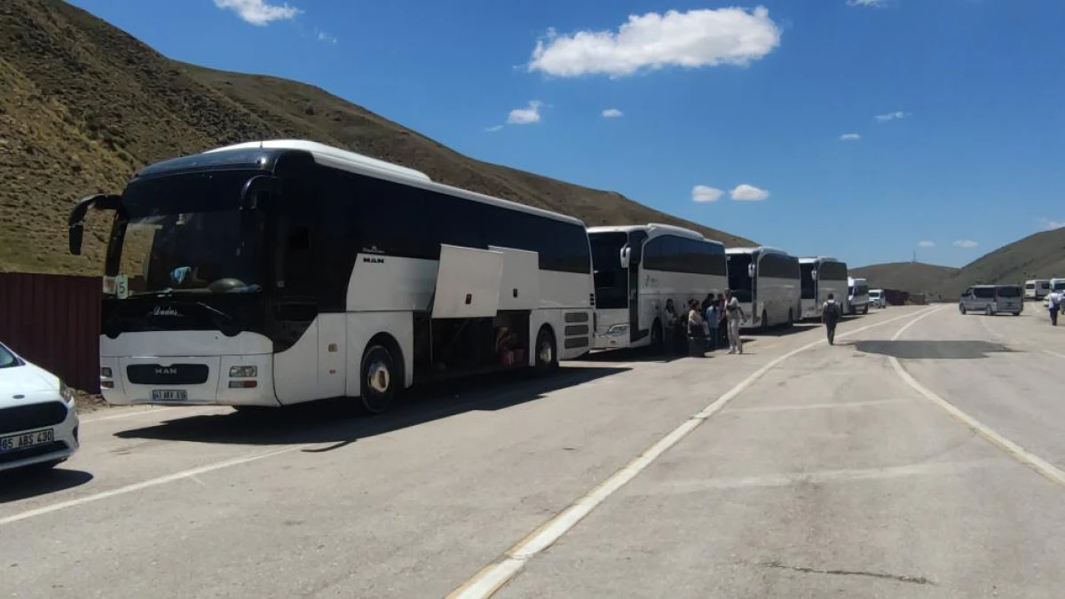 Umman, İran'daki vatandaşlarını tahliye ediyor