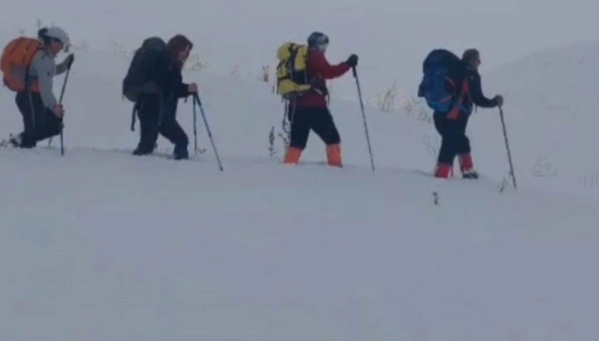  Vadi Doğa Sporları Kul&uuml;b&uuml; ekibi Hayal Dağı&rsquo;na tırmandı