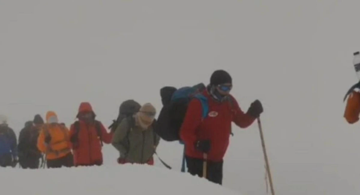 Vadi Doğa Sporları Kul&uuml;b&uuml; ekibi Hayal Dağı&rsquo;na tırmandı