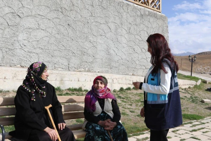 Van Büyükşehir Belediyesi Dünya Yaşlılar Günü'nü unutmadı