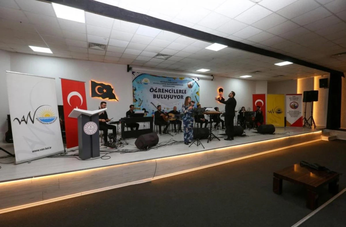 Van Büyükşehir Belediyesi Konservatuvarı ilçelerle buluşuyor