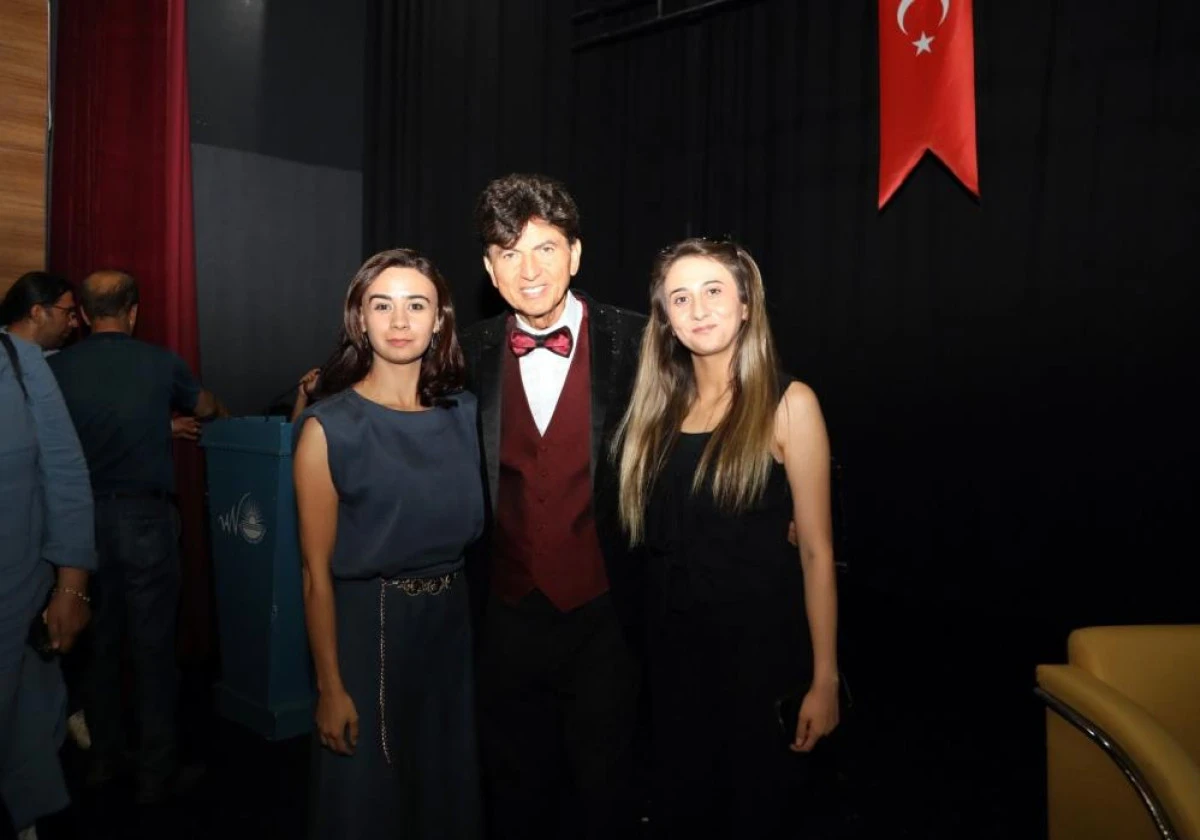 Van Büyükşehir Belediyesi ‘Meddah’lık geleneğini sürdürüyor