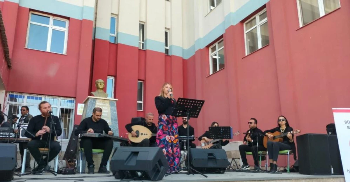 Van Büyükşehir Belediyesinden unutulmaz konser