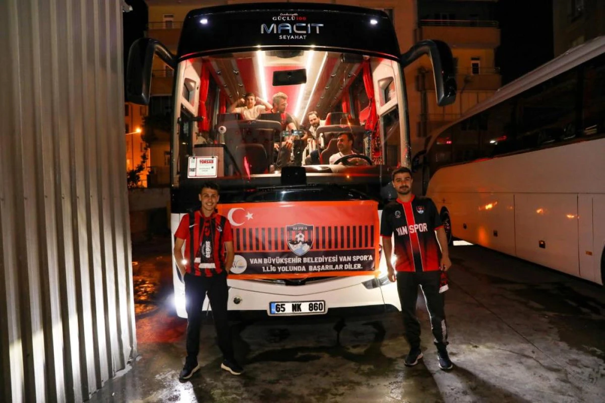 Van Büyükşehir Belediyesinden Vanspor taraftarına otobüs desteği