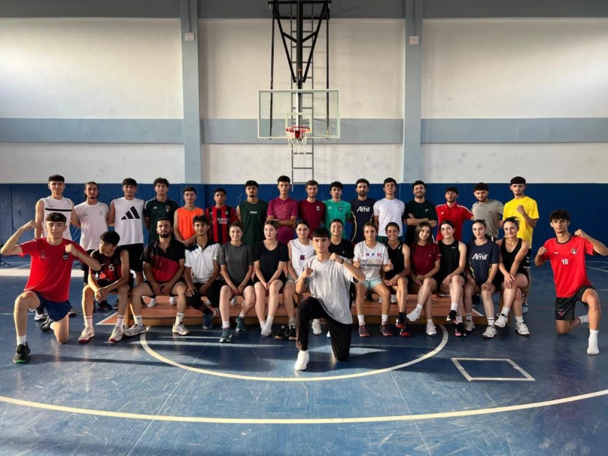 Van Büyükşehir Belediyesinin BESYO kursuyla 40 öğrenci üniversiteli oldu