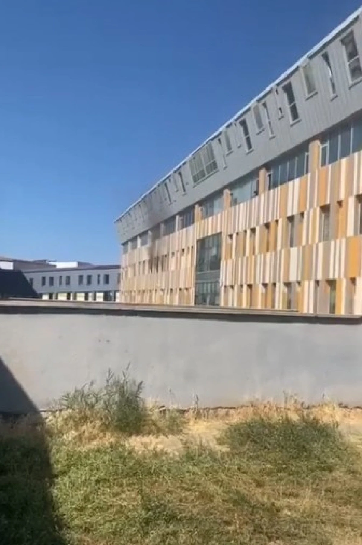 Van Eğitim ve Araştırma Hastanesinde korkutan duman