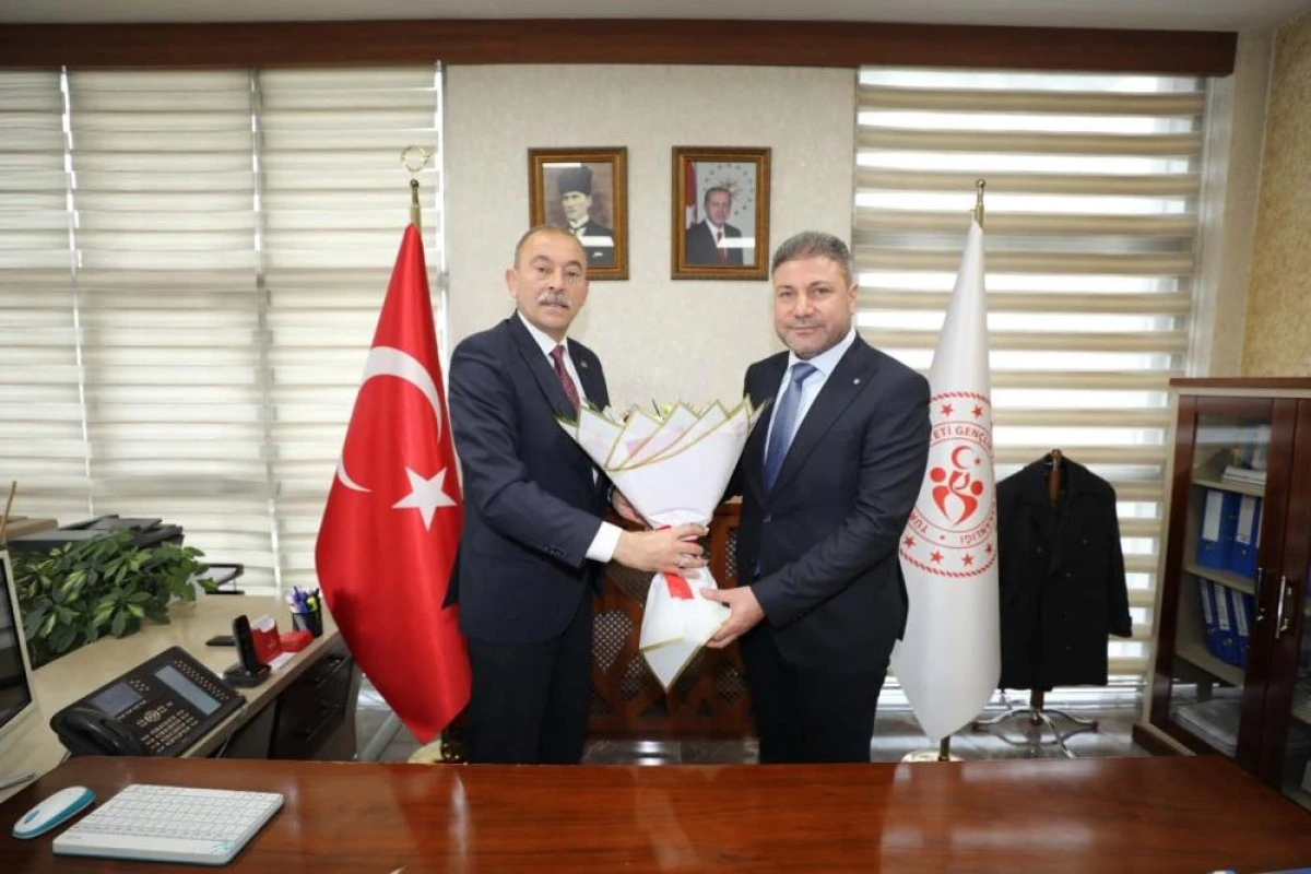 Van Gen&ccedil;lik ve Spor İl M&uuml;d&uuml;rl&uuml;ğ&uuml;nde devir teslim t&ouml;reni