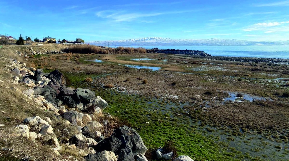 VAN G&Ouml;L&Uuml; ARALIK&rsquo;TA  YAĞIŞA HASRET KALDI