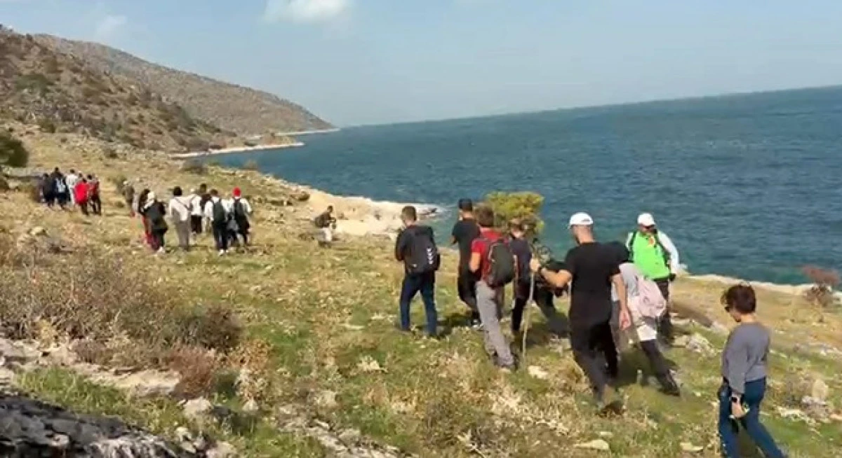 Van G&ouml;l&uuml; kıyılarında doğa ve &ccedil;evre farkındalığı etkinliği
