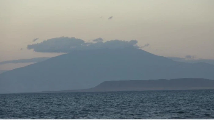 Van Gölü sahilinden görkemli anlar: 4 bin 58 rakımlı Süphan Dağı'nın zirvesindeki bulutlar time-lapse ile görüntülendi