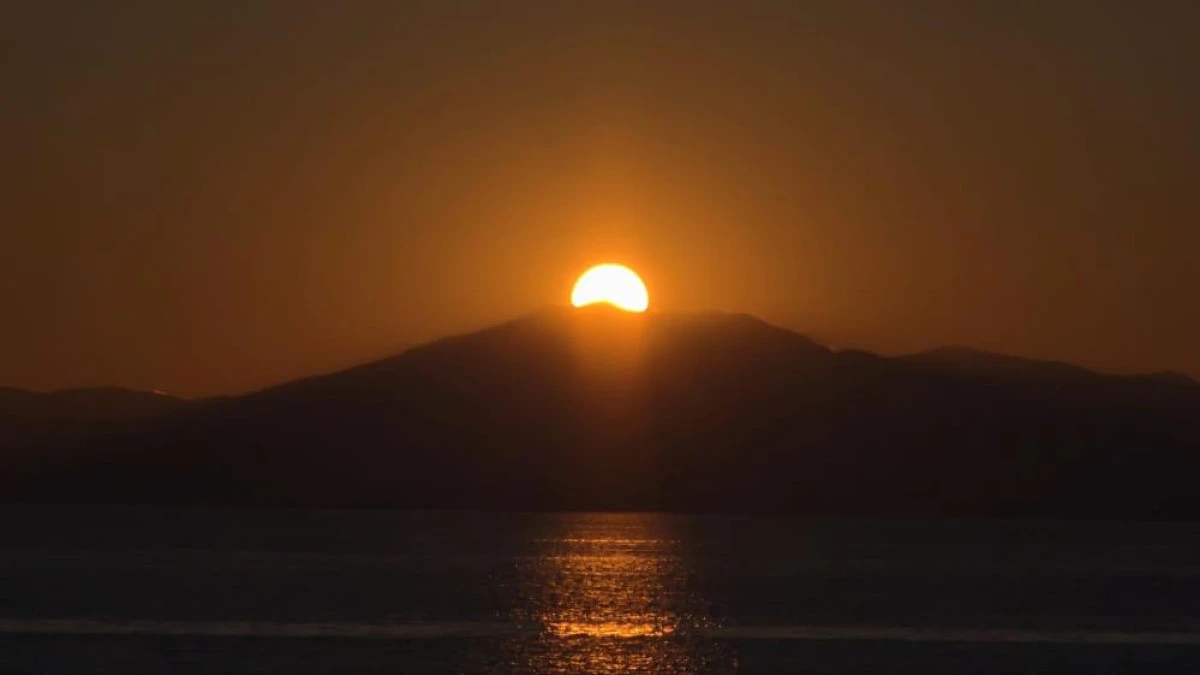 Van G&ouml;l&uuml;'nde g&uuml;neşin vedası mest etti
