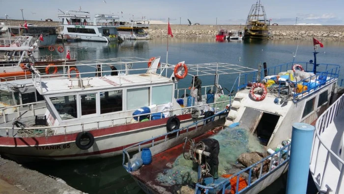 Van G&ouml;l&uuml;&rsquo;nde inci kefali i&ccedil;in av yasağı: Ka&ccedil;ak avlanmanın cezası 16 bin TL