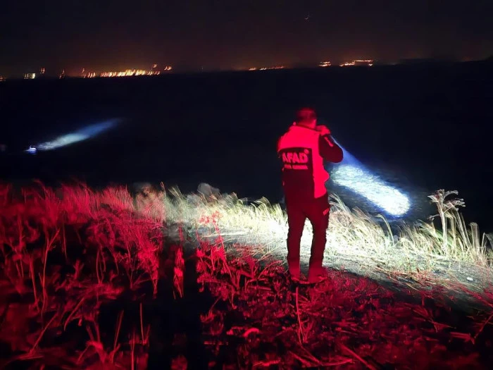 Van G&ouml;l&uuml;&rsquo;nde kano devrildi: Kaybolan kadın bulundu