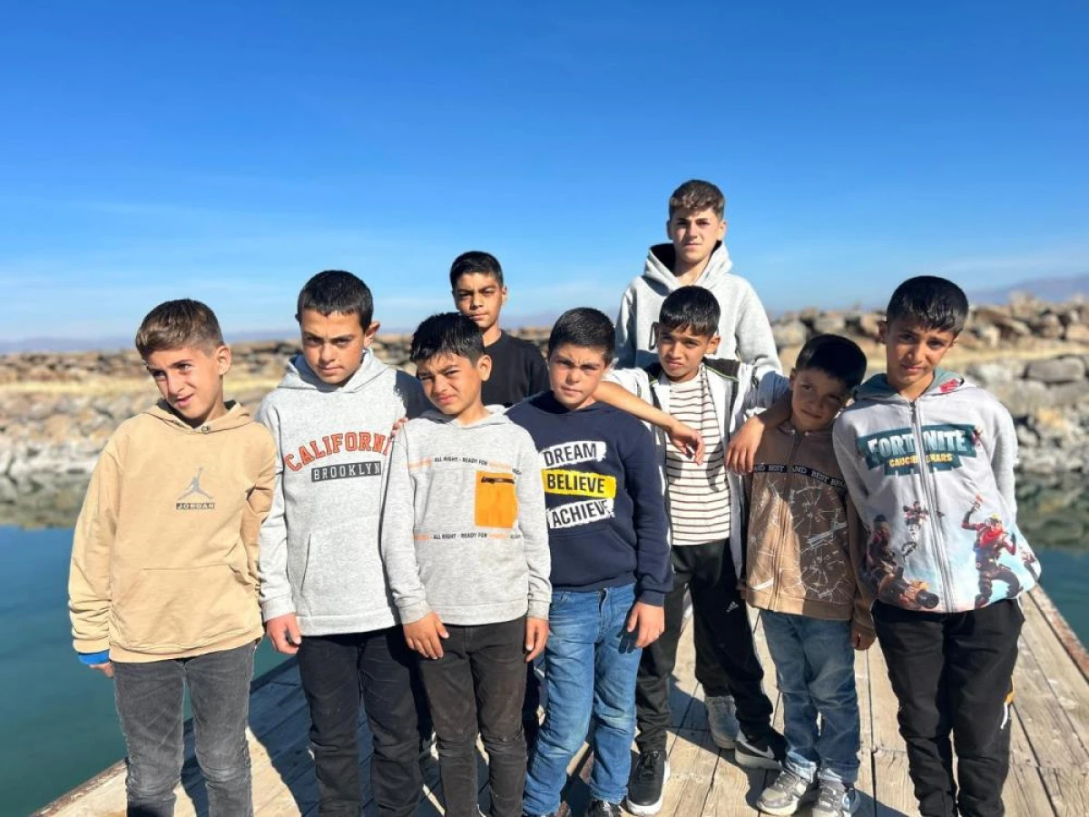 Van Gölü'nde yazın sararan saçlar kışın eski rengine döndü