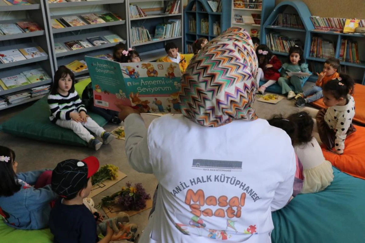 Van Halk Kütüphanesi'nden çocuklar için masal saati
