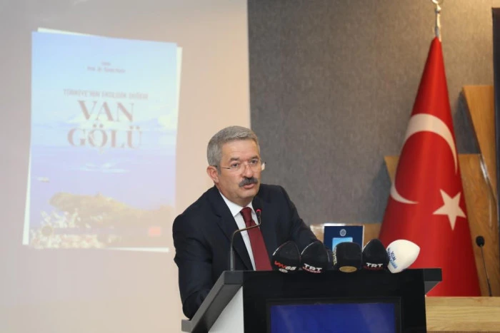 Van TSO tarafından Van G&ouml;l&uuml;&rsquo;n&uuml;n kimliği &ccedil;ıkarıldı
