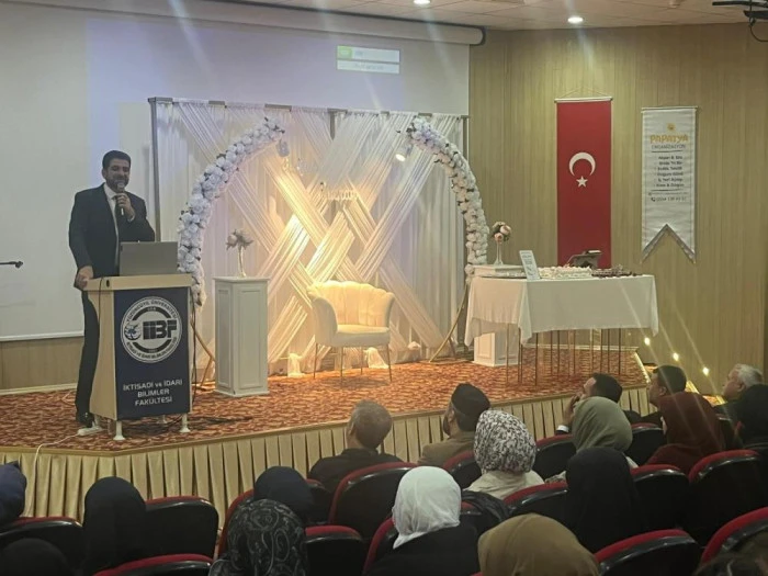  Van YY&Uuml; kamp&uuml;s&uuml;nde bir ilk: Hafızlık ta&ccedil; takma heyecanı