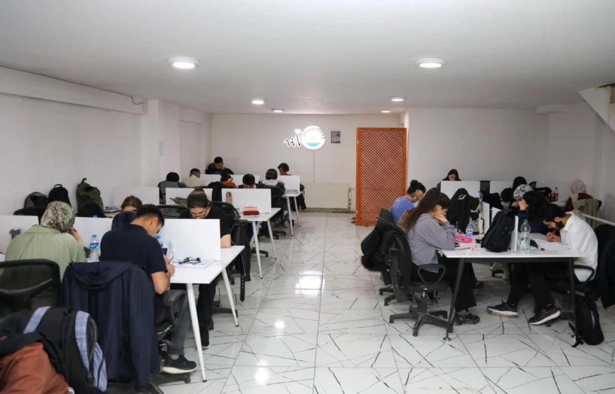 Van YYÜ’den Gazze yararına yardım kampanyası