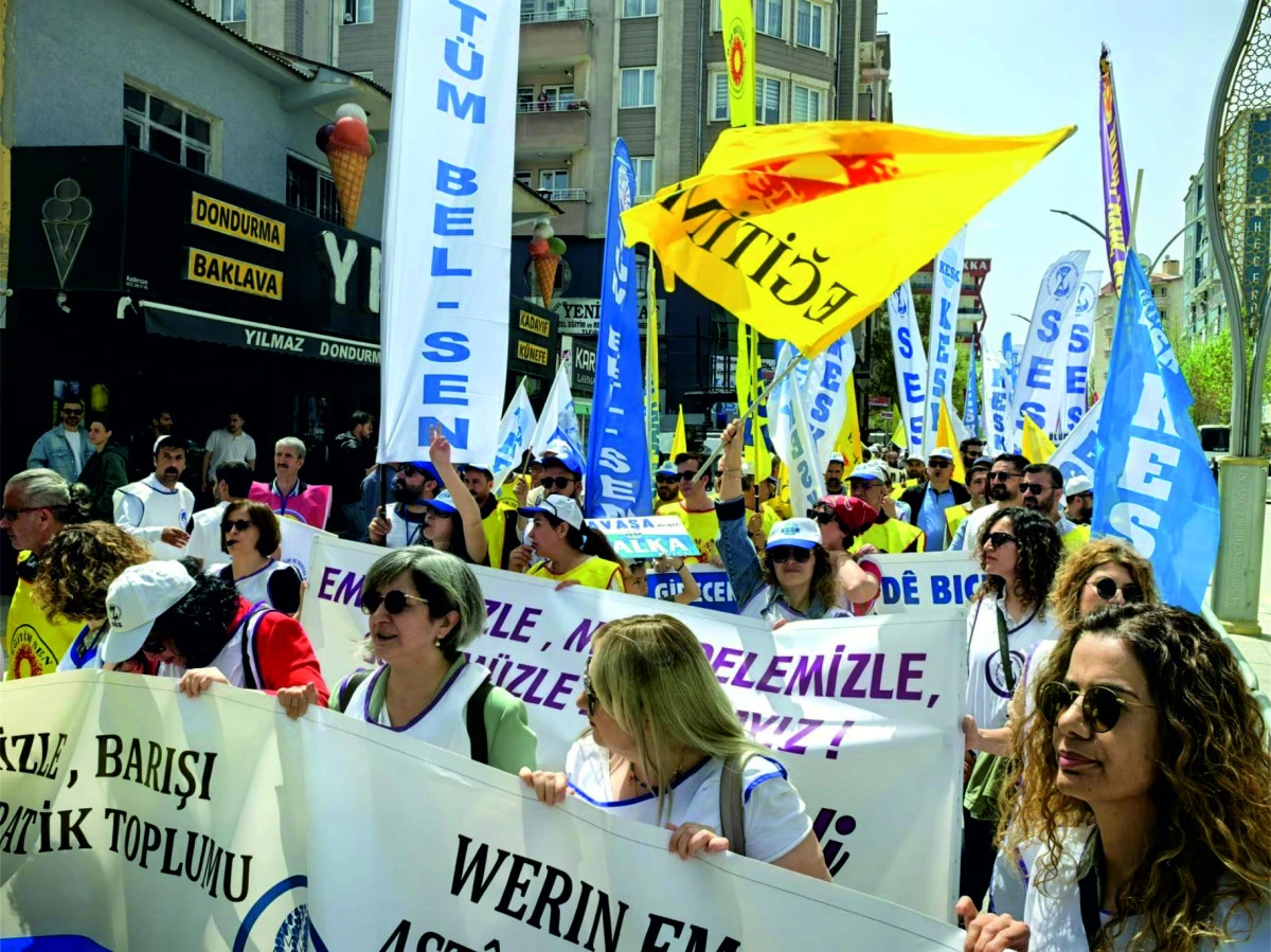 Van’da 1 Mayıs Coşkuyla Kutlandı