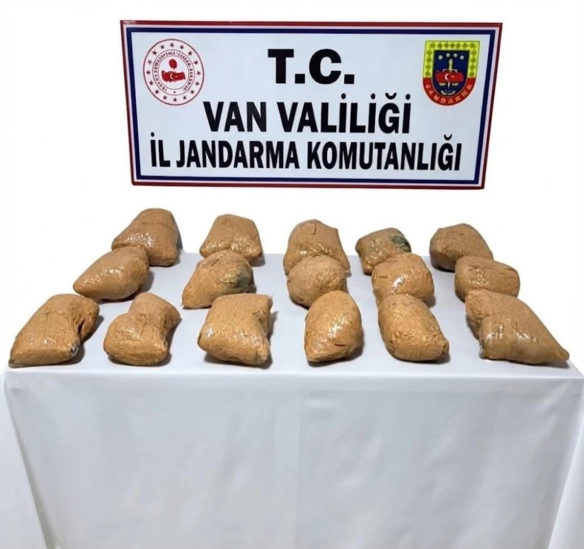 Van'da 22 kilo 100 gram toz esrar ele ge&ccedil;irildi