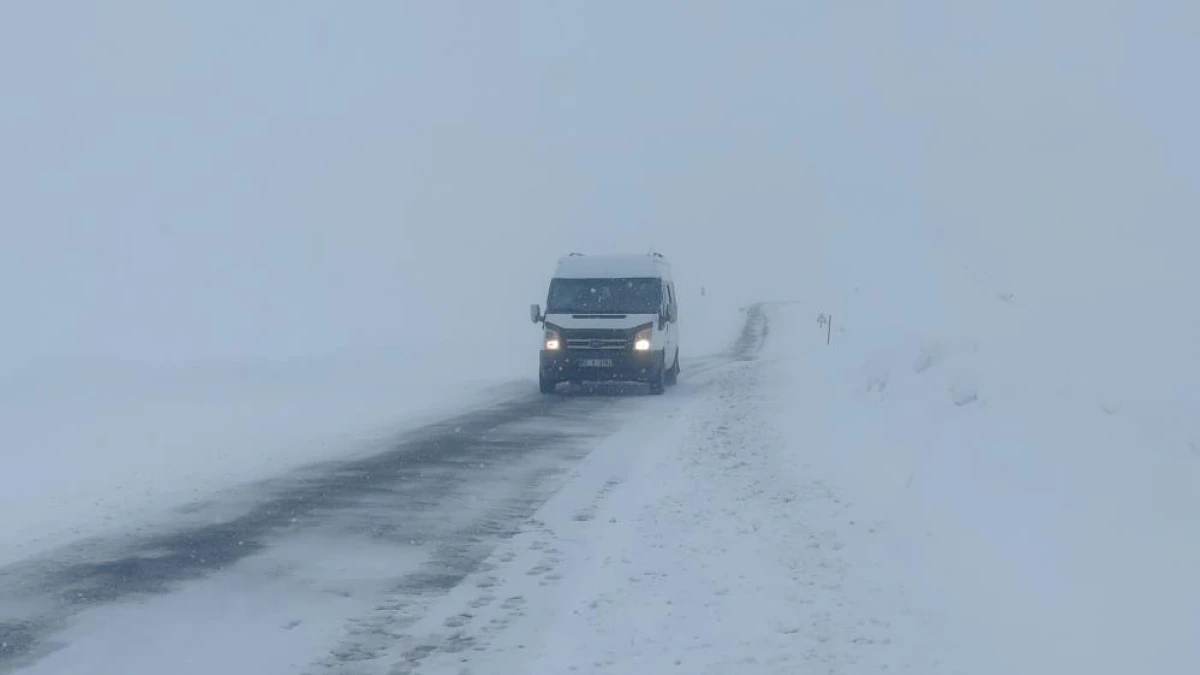 Van'da 28 yerleşim yerinin yolu ulaşıma kapandı