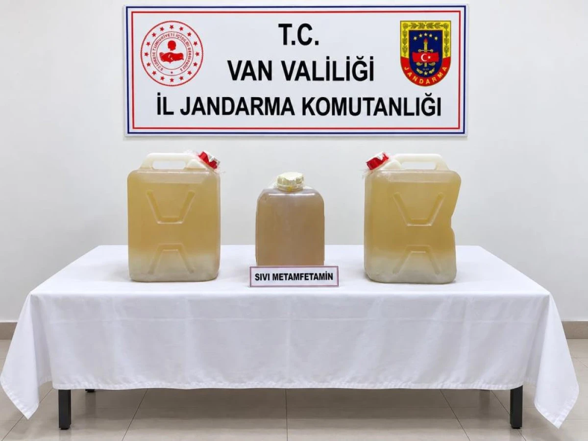 Van&rsquo;da 34 kilo sıvı metamfetamin ele ge&ccedil;irildi