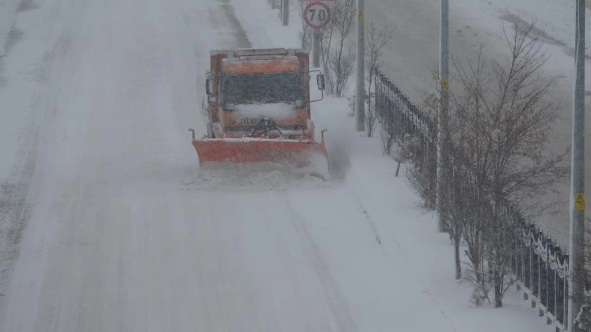 Van'da 389 yerleşim yerinin yolu kapalı