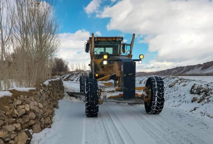 Van'da 40 yerleşim yerinin yolu kapalı