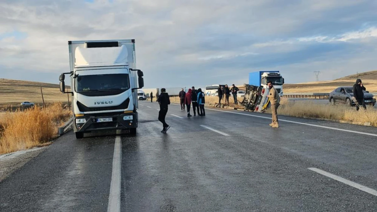 Van'da 6 araç birbirine girdi: 3 kişi yaralandı