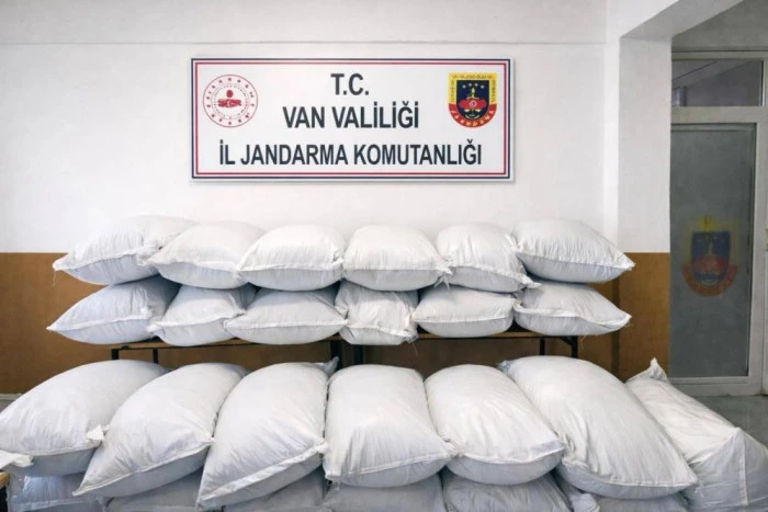 Van'da 9 milyon 903 bin TL değerinde ka&ccedil;ak malzemeler ele ge&ccedil;irildi