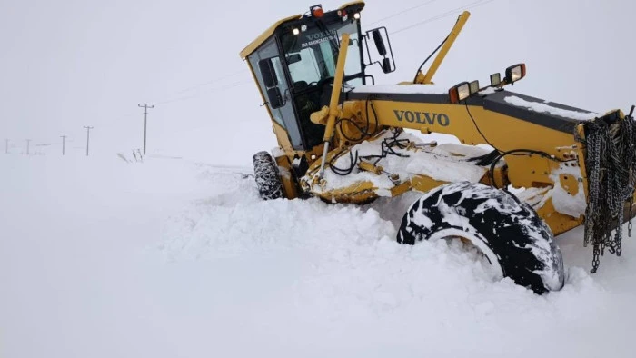 Van'da 97 yerleşim yerinin yolu kapalı
