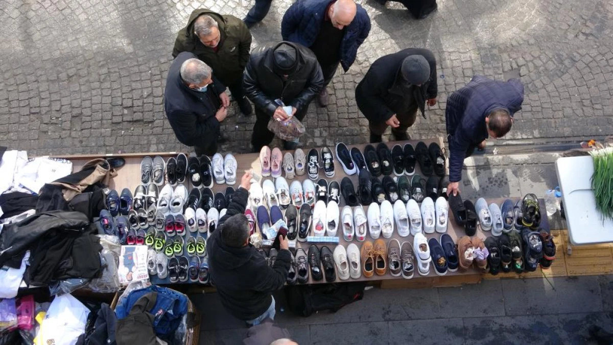 Van&rsquo;da bayram telaşı: Caddeler doldu taştı