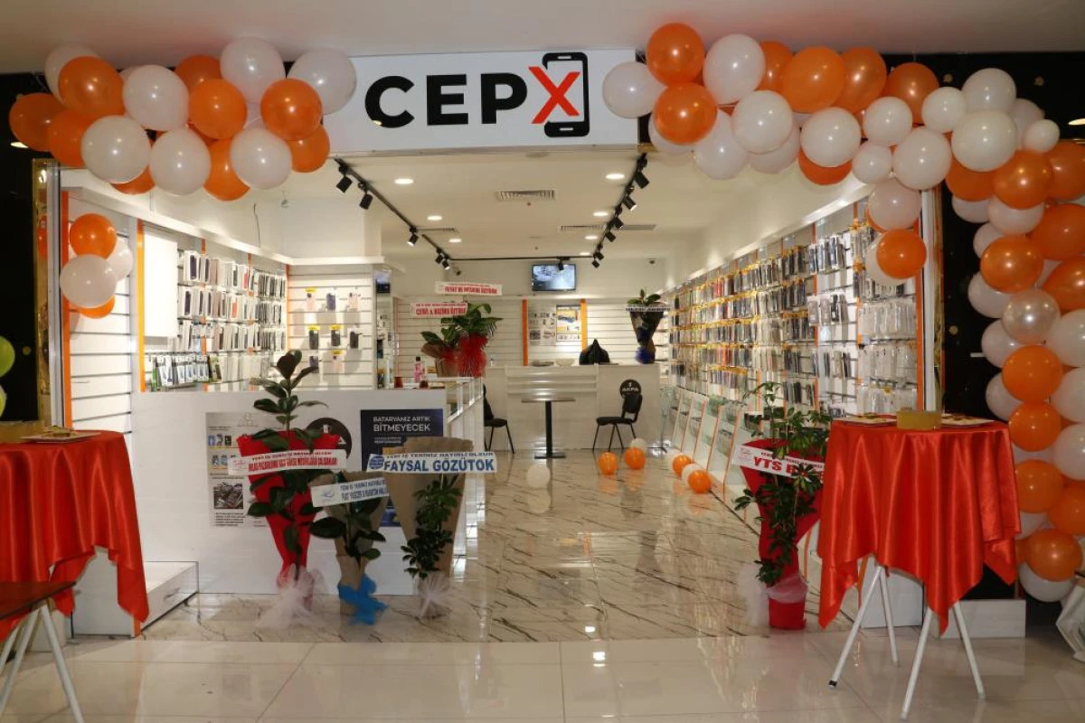 Van'da Cep X telefon mağazası açıldı