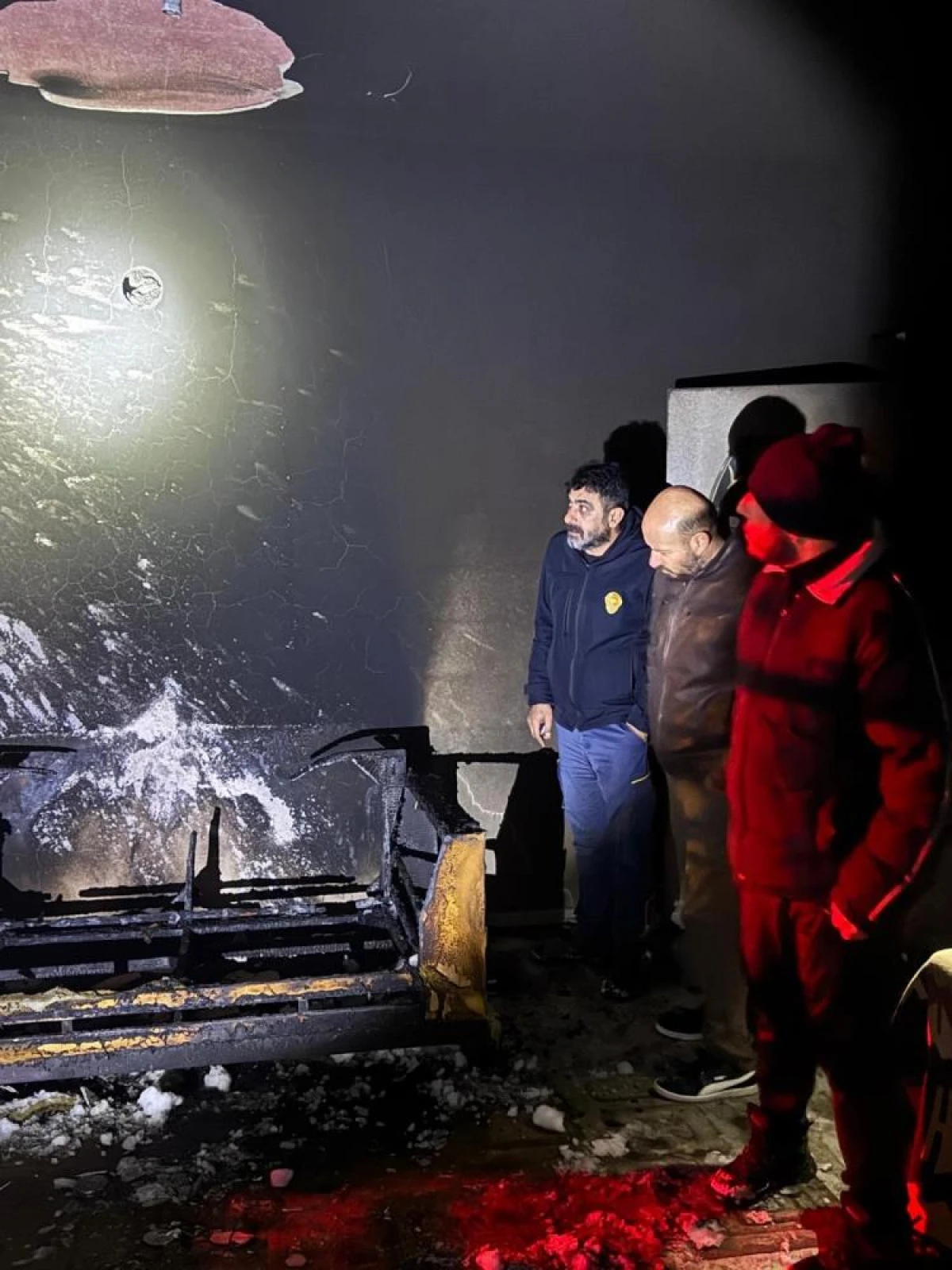 Van'da &ccedil;ıkan yangında bir ev kullanılamaz hale geldi