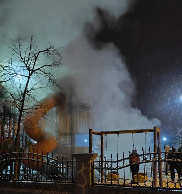 Van'da &ccedil;ocuk parkını yaktılar