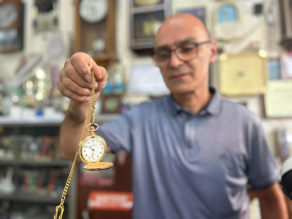 Van'da dijital &ccedil;ağa rağmen eski saatlerin tutkusu bitmiyor