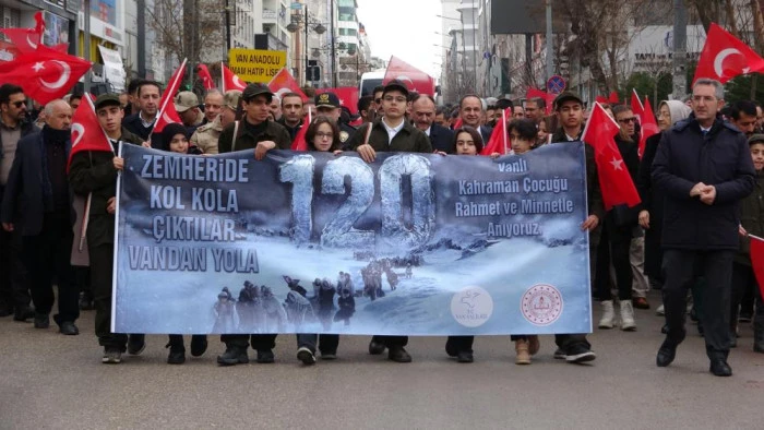 Van'da donarak şehit olan 120 kahraman &ccedil;ocuk unutulmadı