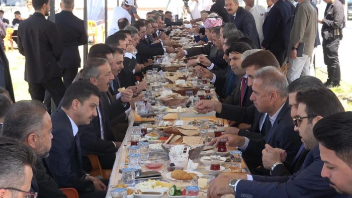 Van'da 'D&uuml;nya Kahvaltı G&uuml;n&uuml;' renkli g&ouml;r&uuml;nt&uuml;lerle kutlandı