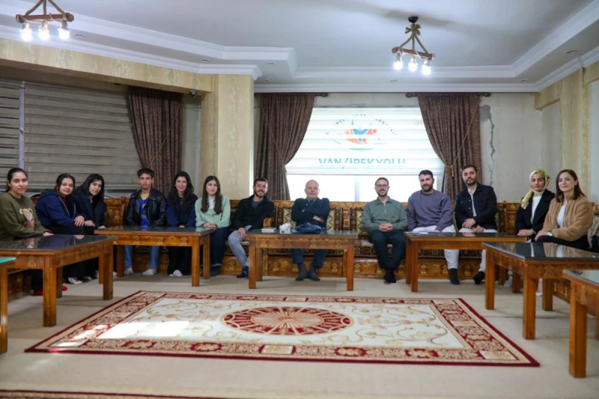 Van&rsquo;da D&uuml;nya Sanat G&uuml;n&uuml; kutlandı