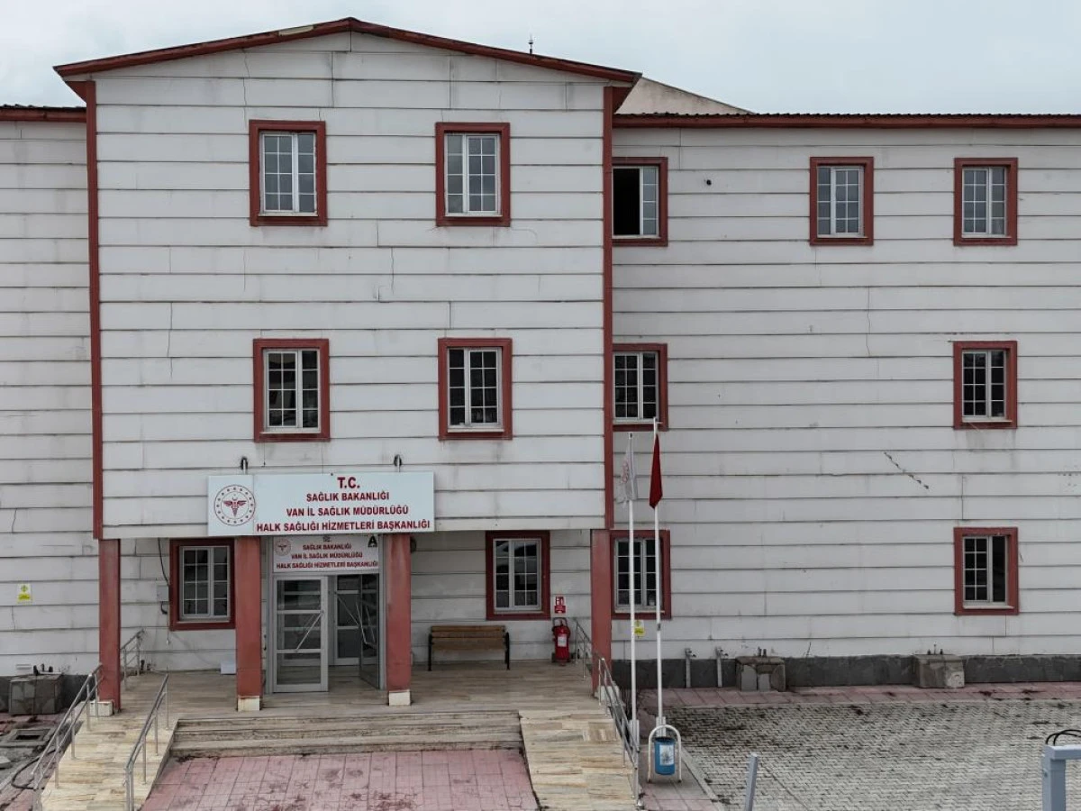 Van&rsquo;da erken teşhis hayat kurtardı: Bir yılda 67 vatandaşa kanser tanısı konuldu