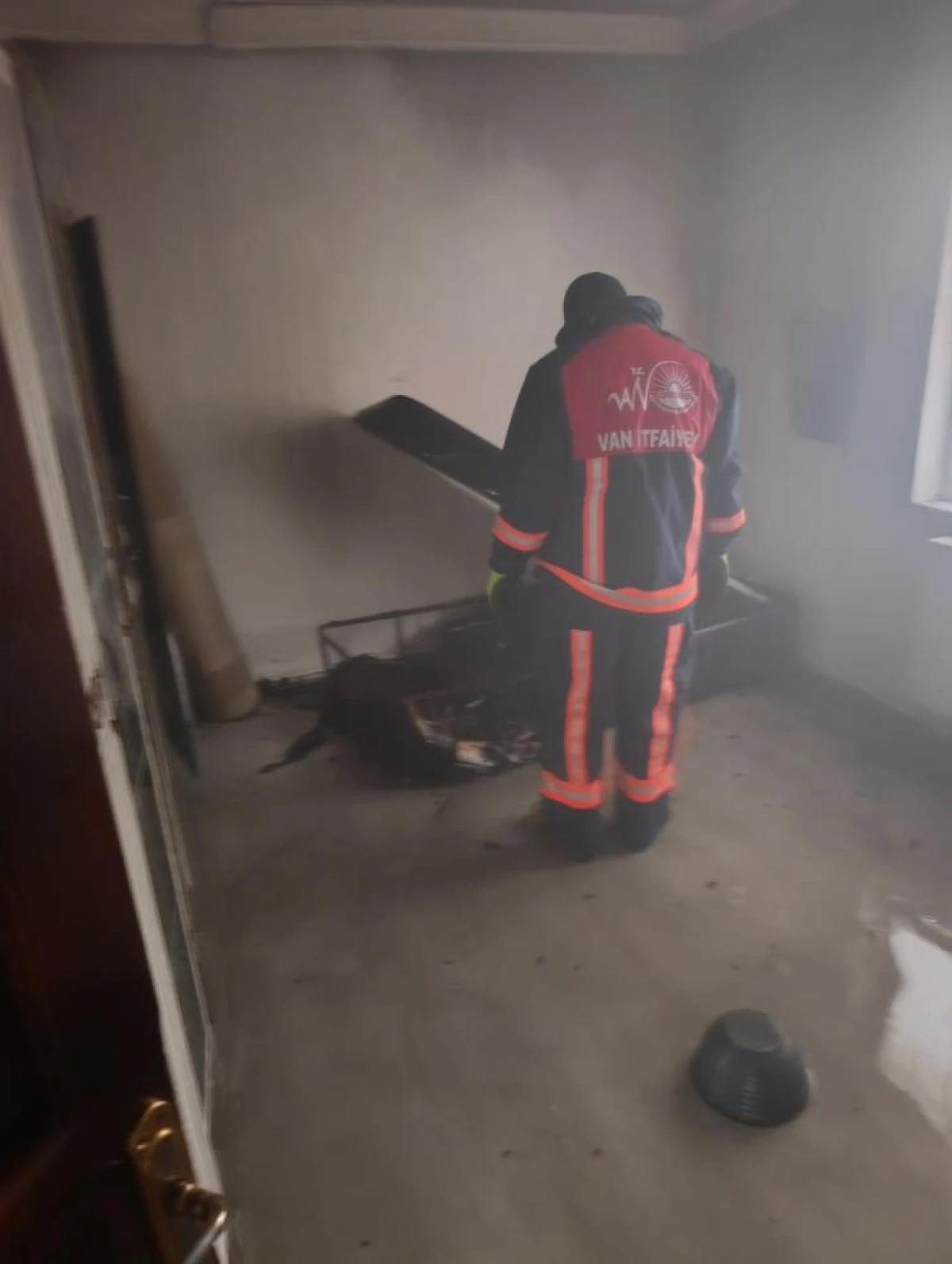 Van'da ev yangını
